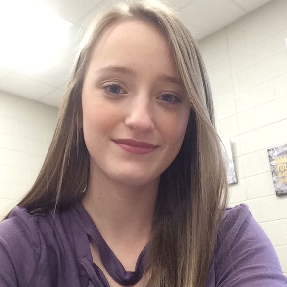 Meet your Posher, Emily - Picture 1 of 1